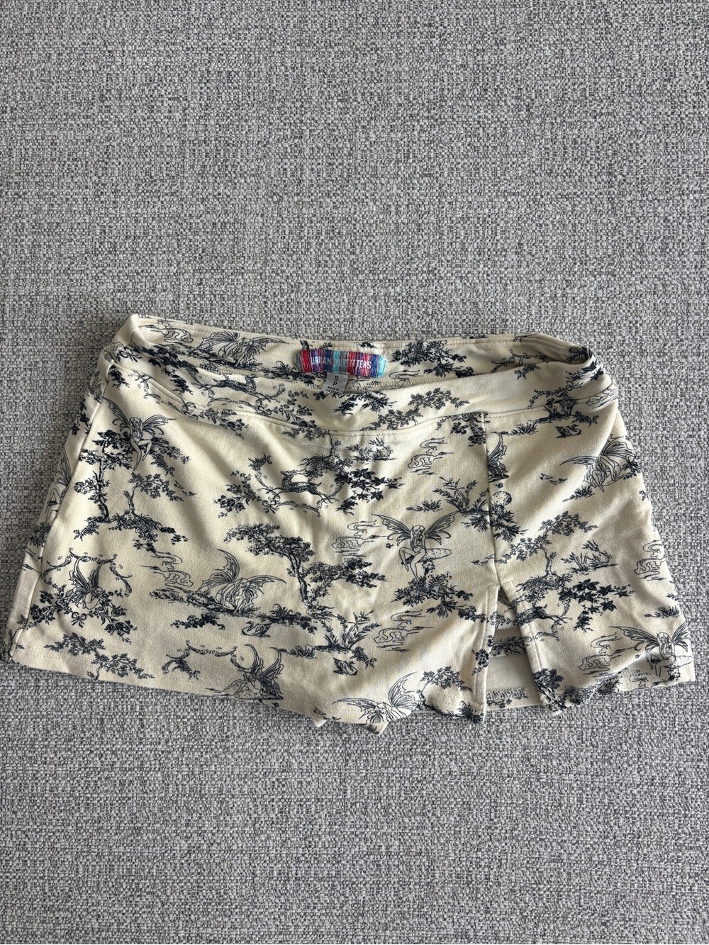Urban Outfitters Women's Cream  Print Skort